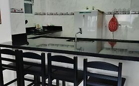 Kitnet Guarujá Pitangueiras (sem garagem)